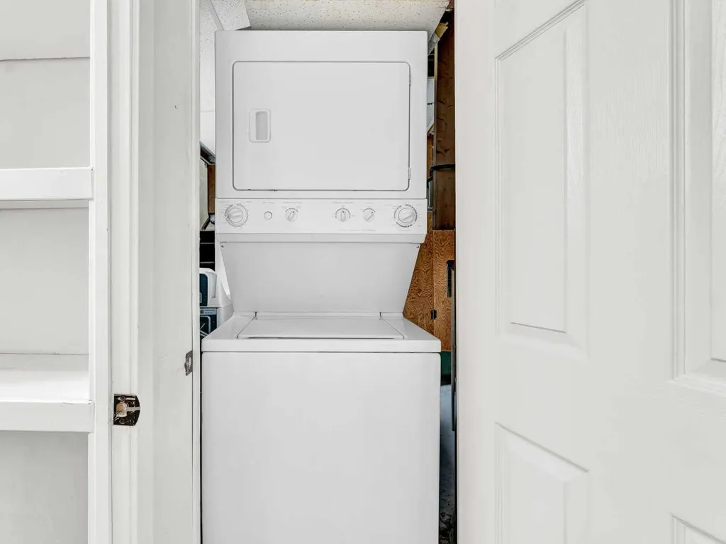 112 8 Street SW Medicine Hat AB T1A 4L6