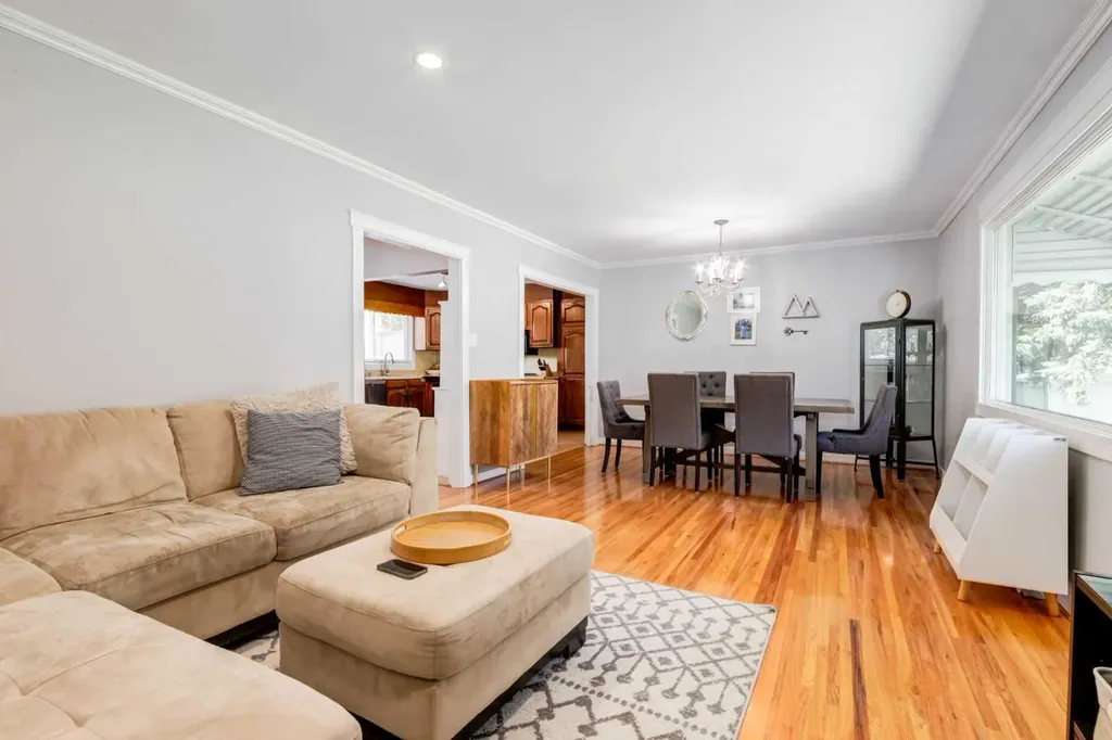 23 Heston Street NW Calgary AB t2k2c3