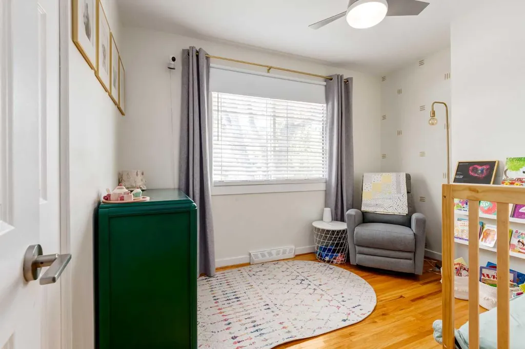 23 Heston Street NW Calgary AB t2k2c3