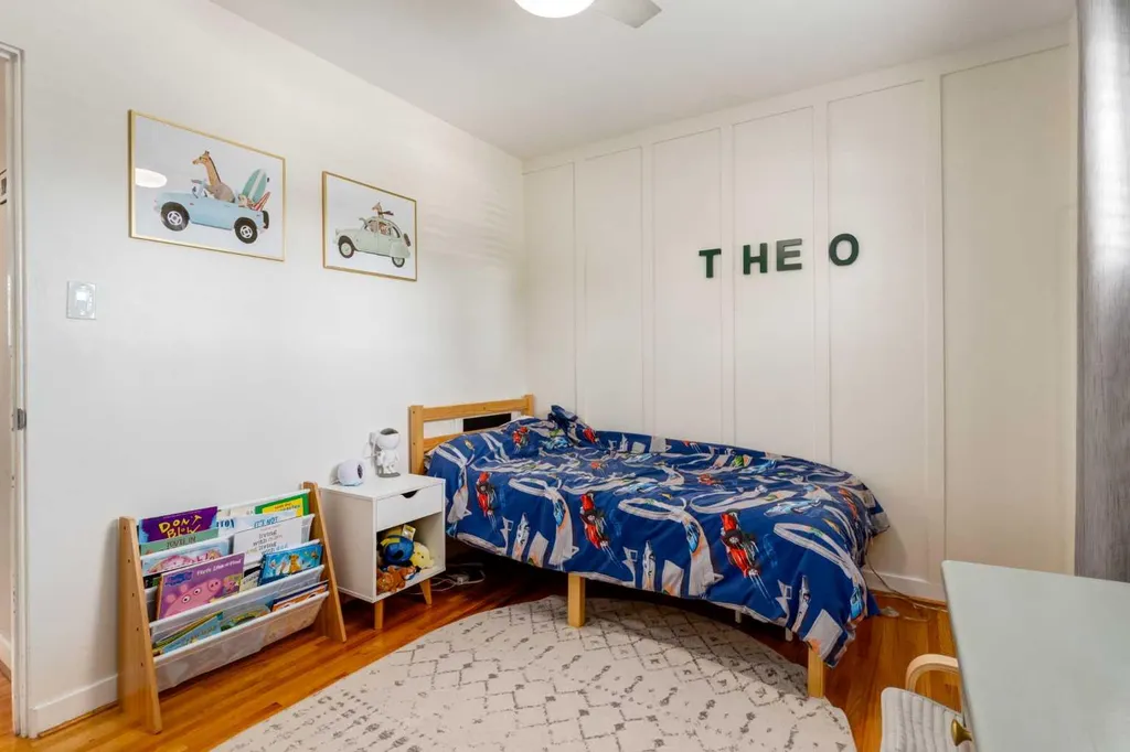 23 Heston Street NW Calgary AB t2k2c3