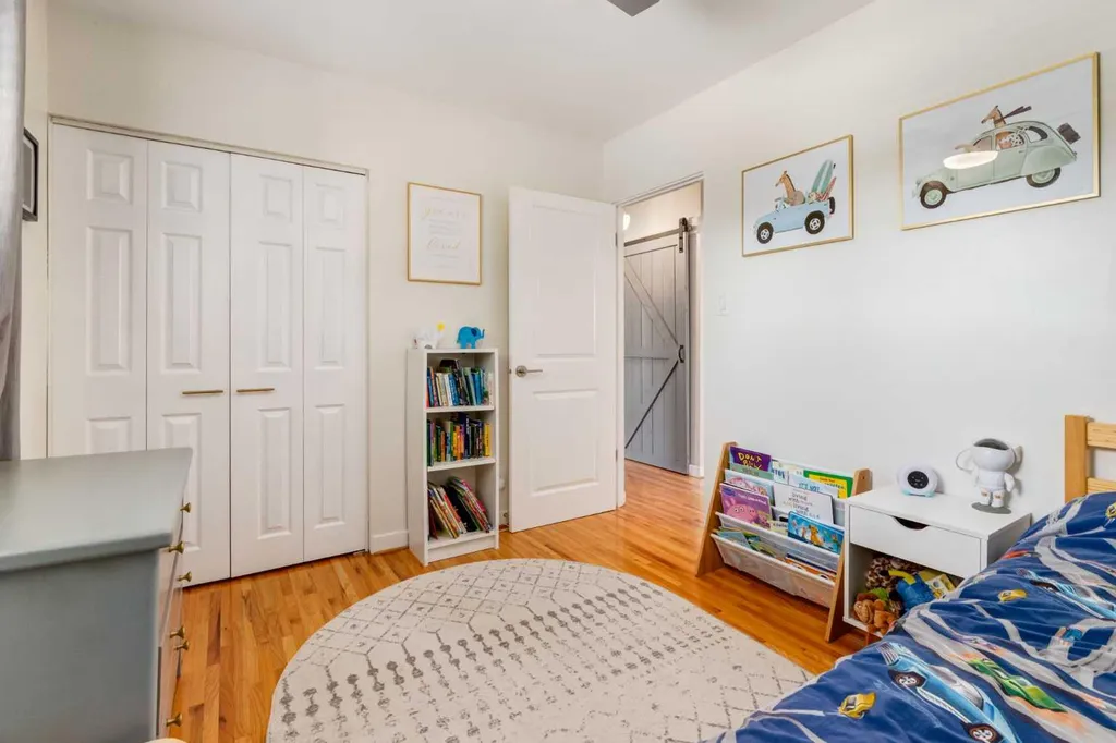 23 Heston Street NW Calgary AB t2k2c3