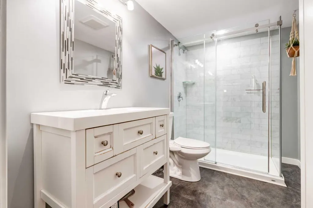 23 Heston Street NW Calgary AB t2k2c3