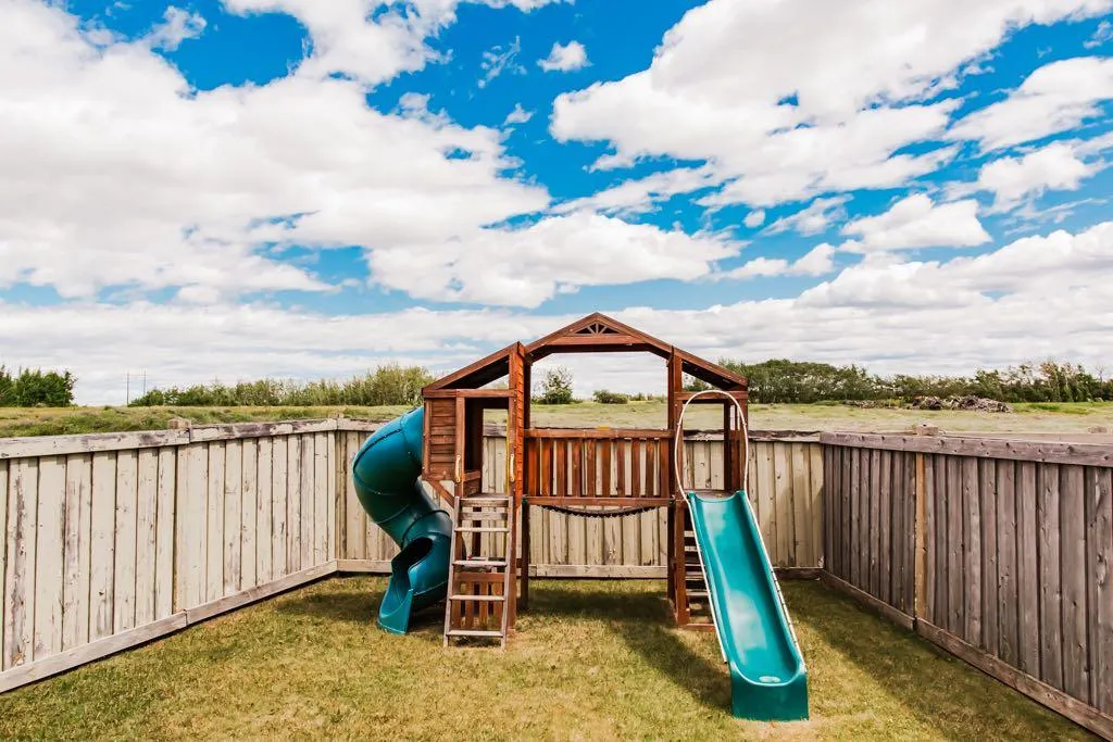 10261 85 Street Grande Prairie AB T8X 0K3
