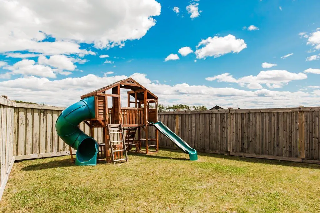 10261 85 Street Grande Prairie AB T8X 0K3