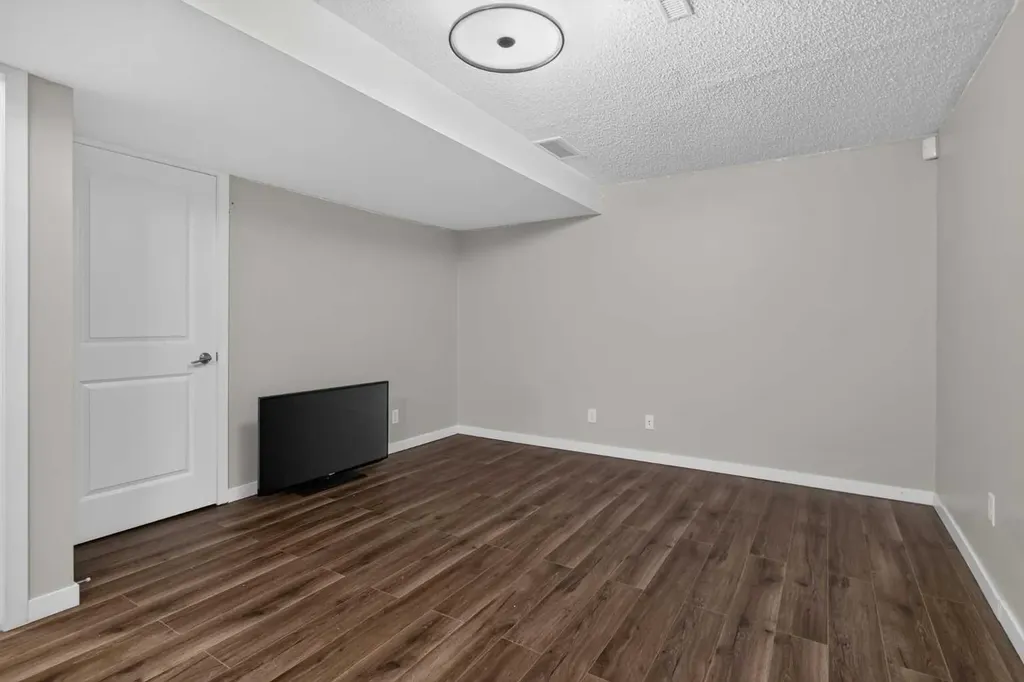 211 Skyview Point Road NE Calgary AB T3N 0K6