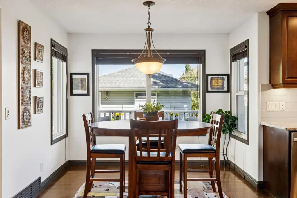316 Prestwick Terrace SE Calgary AB T2Z 0H4