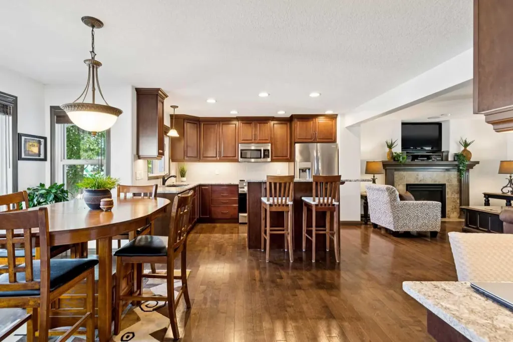 316 Prestwick Terrace SE Calgary AB T2Z 0H4