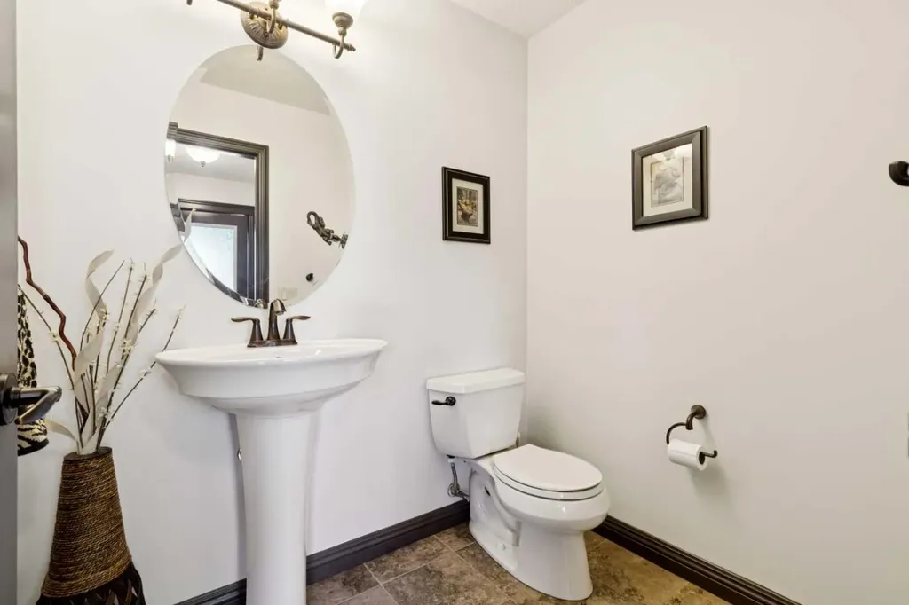 316 Prestwick Terrace SE Calgary AB T2Z 0H4