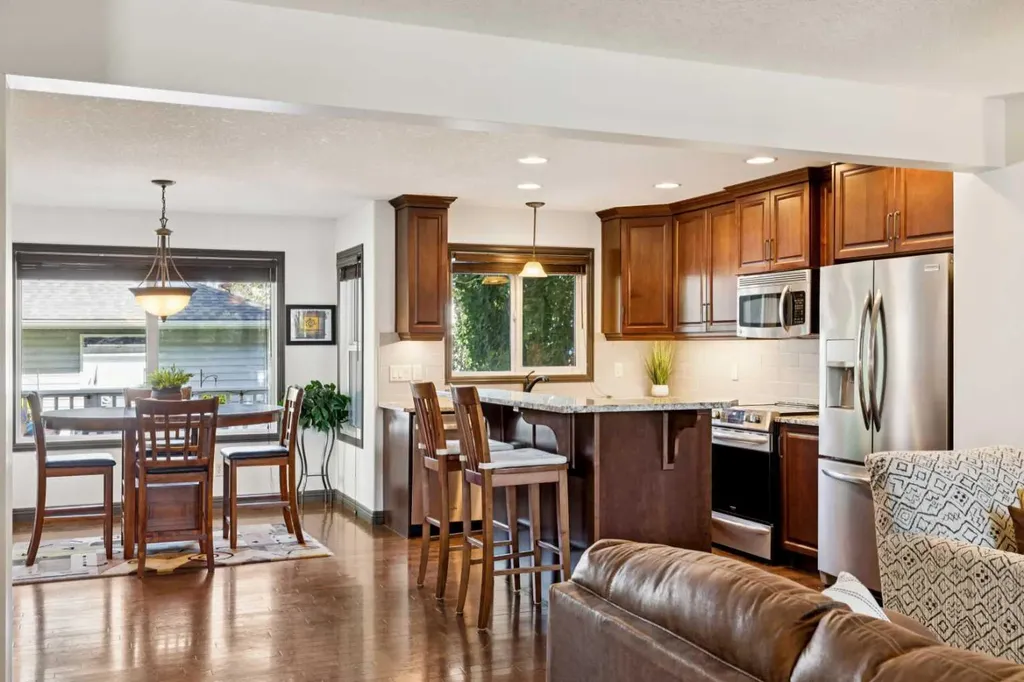 316 Prestwick Terrace SE Calgary AB T2Z 0H4