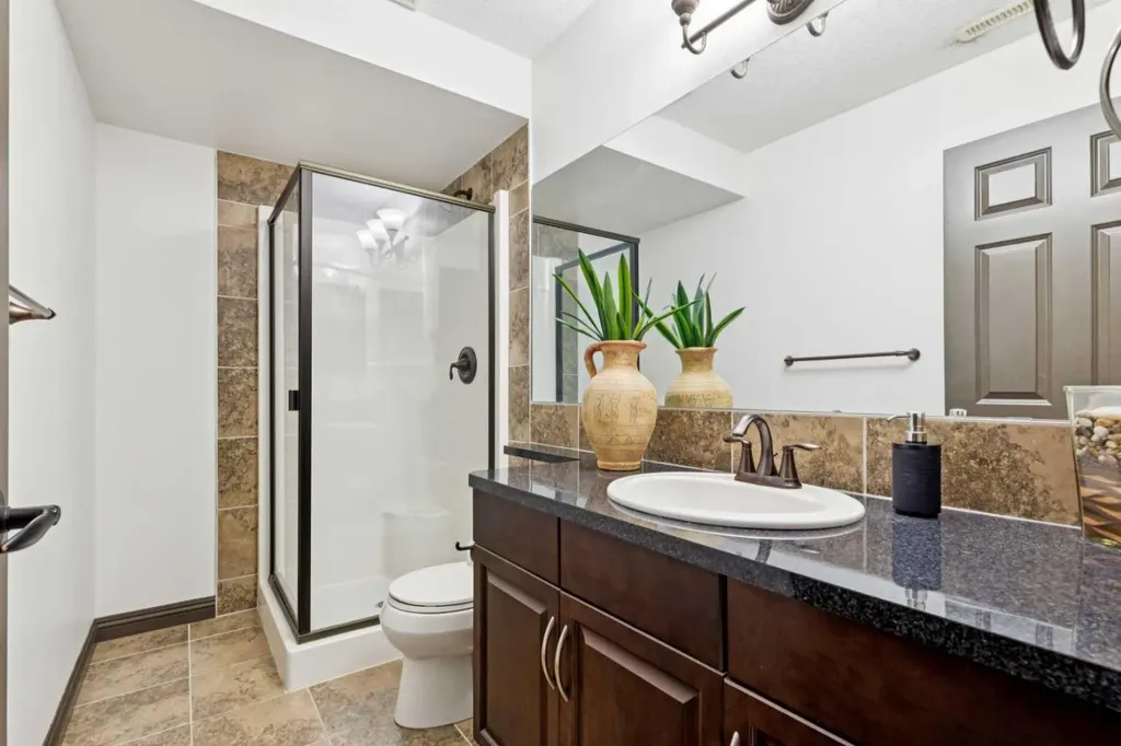 316 Prestwick Terrace SE Calgary AB T2Z 0H4
