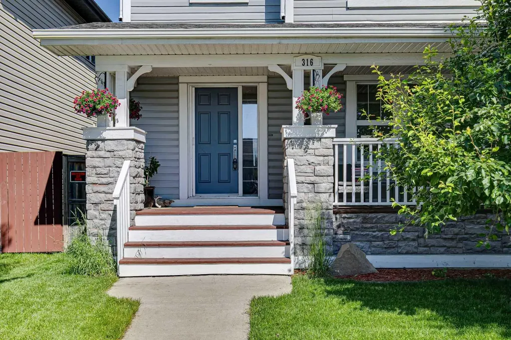 316 Prestwick Terrace SE Calgary AB T2Z 0H4