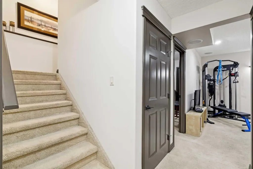 316 Prestwick Terrace SE Calgary AB T2Z 0H4