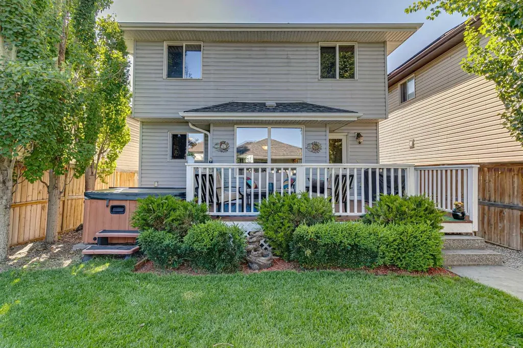 316 Prestwick Terrace SE Calgary AB T2Z 0H4