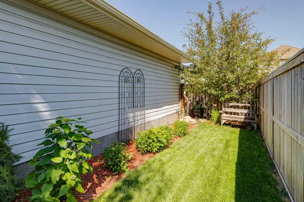 316 Prestwick Terrace SE Calgary AB T2Z 0H4