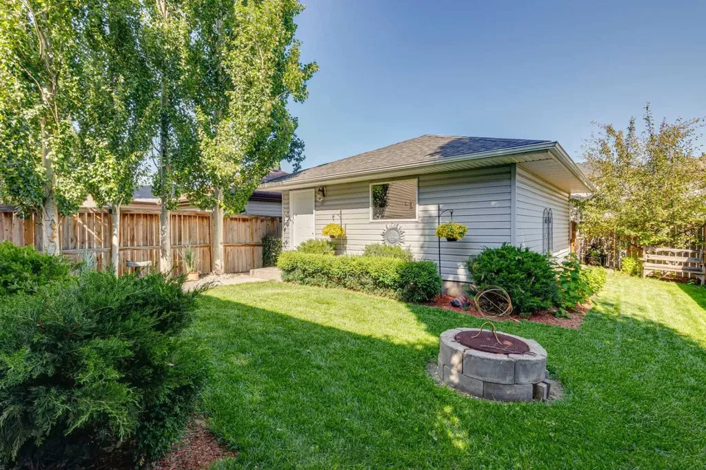 316 Prestwick Terrace SE Calgary AB T2Z 0H4