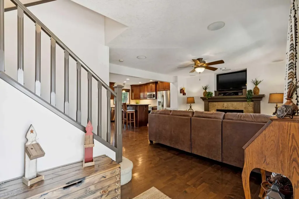 316 Prestwick Terrace SE Calgary AB T2Z 0H4