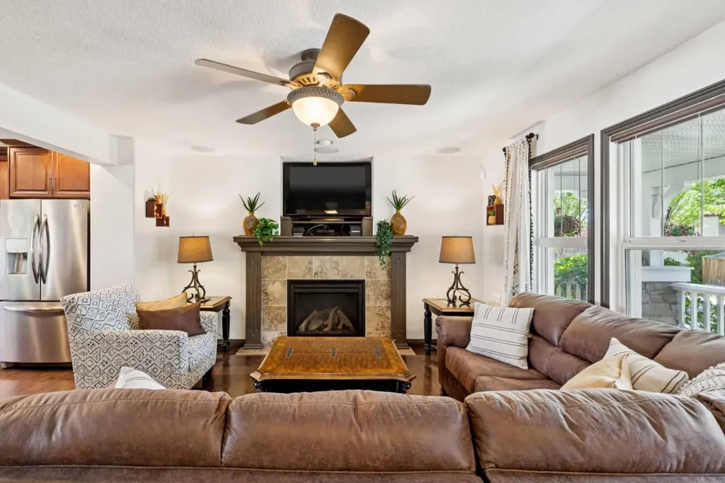 316 Prestwick Terrace SE Calgary AB T2Z 0H4