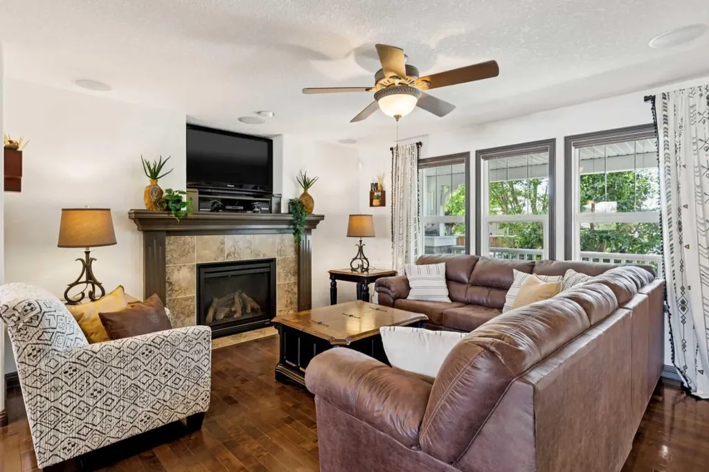316 Prestwick Terrace SE Calgary AB T2Z 0H4
