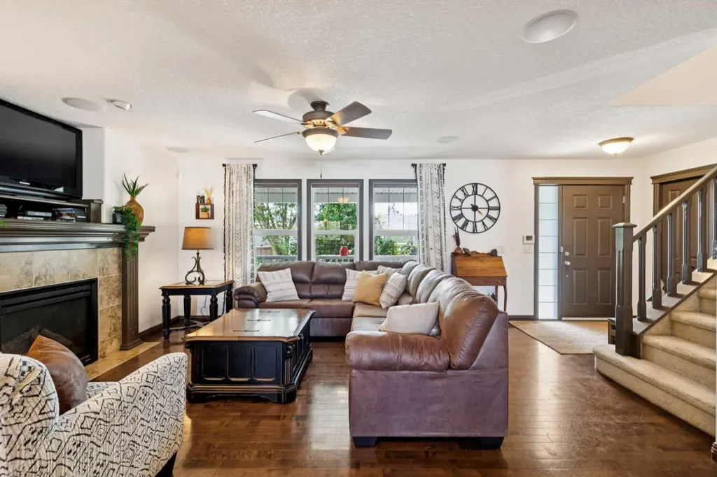 316 Prestwick Terrace SE Calgary AB T2Z 0H4