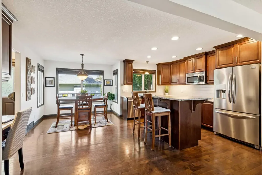 316 Prestwick Terrace SE Calgary AB T2Z 0H4