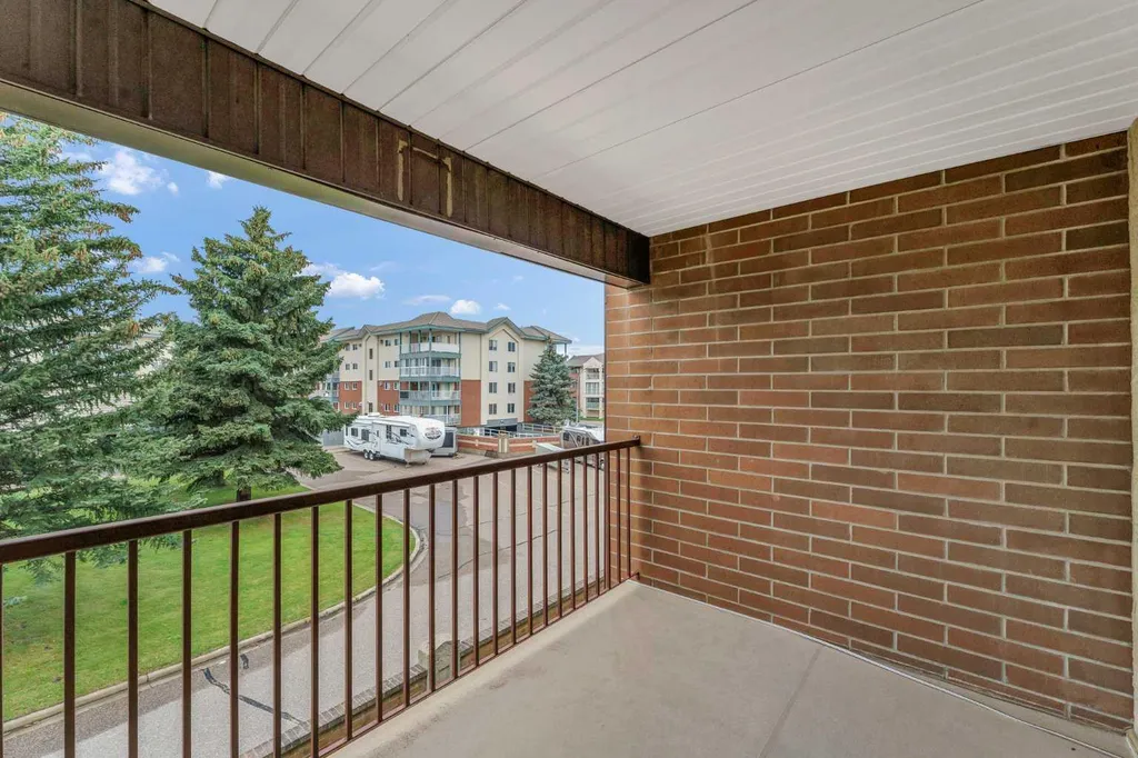 3090 15 Avenue SE Medicine Hat AB T1B 3Z3