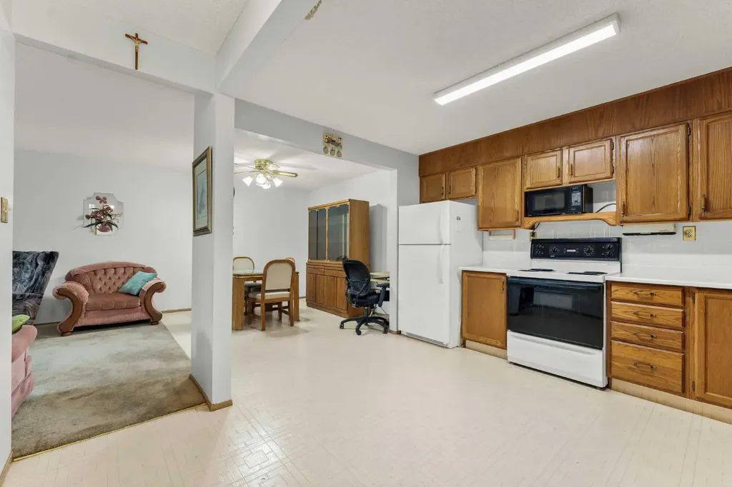 3090 15 Avenue SE Medicine Hat AB T1B 3Z3