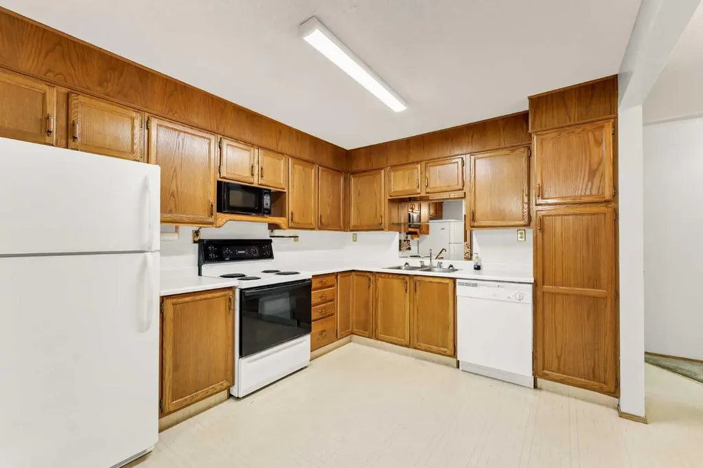 3090 15 Avenue SE Medicine Hat AB T1B 3Z3