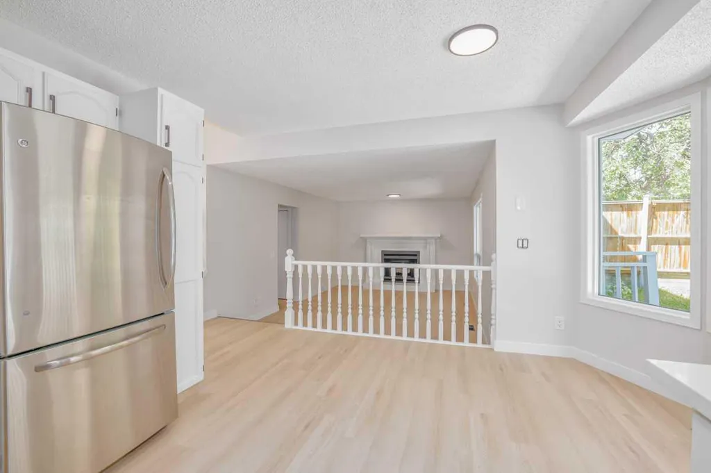 208 Macewan Valley Road NW Calgary AB T3K 3P1