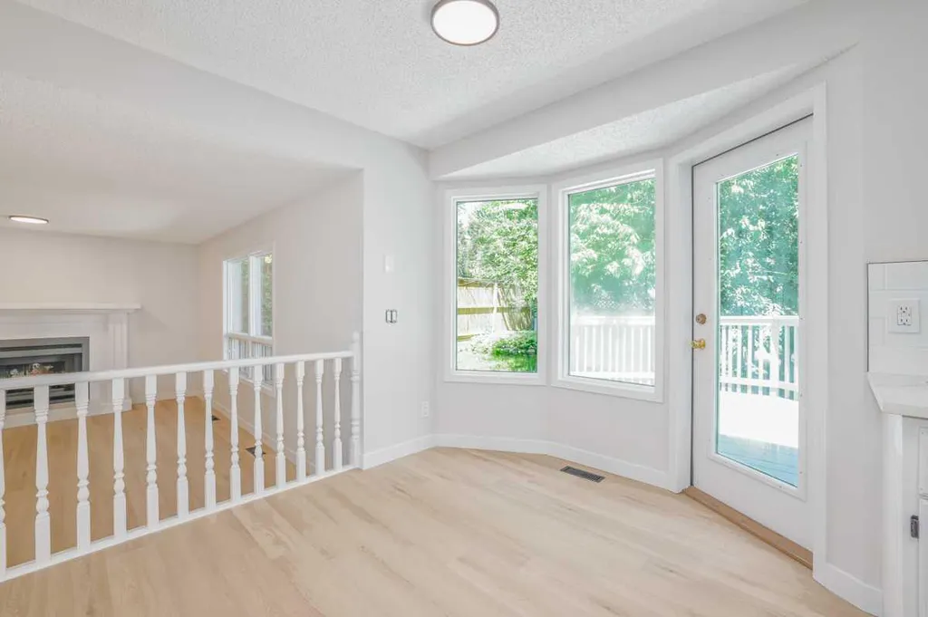 208 Macewan Valley Road NW Calgary AB T3K 3P1
