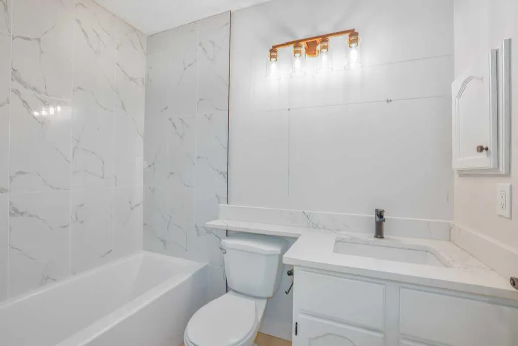 208 Macewan Valley Road NW Calgary AB T3K 3P1