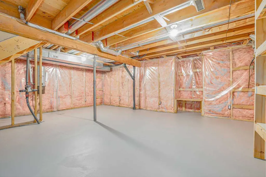208 Macewan Valley Road NW Calgary AB T3K 3P1