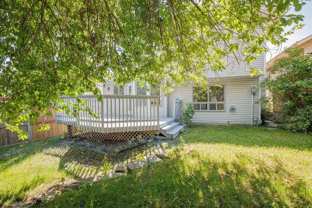 208 Macewan Valley Road NW Calgary AB T3K 3P1