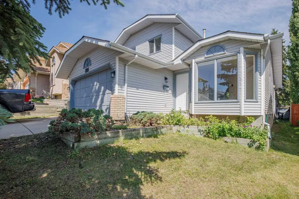 208 Macewan Valley Road NW Calgary AB T3K 3P1