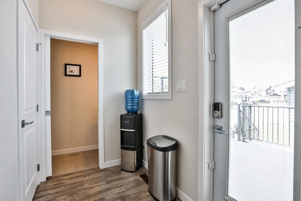 963 40 Avenue N Lethbridge AB T1H7G9