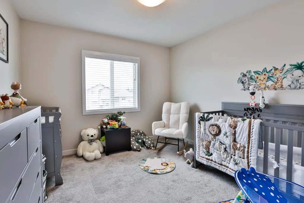 963 40 Avenue N Lethbridge AB T1H7G9