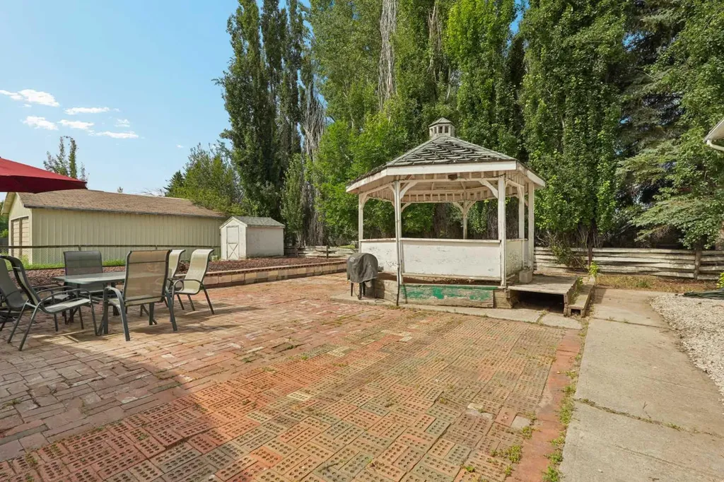 154 West 2 Avenue Magrath AB T0K 1J0