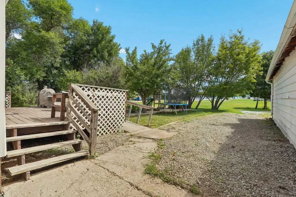 154 West 2 Avenue Magrath AB T0K 1J0