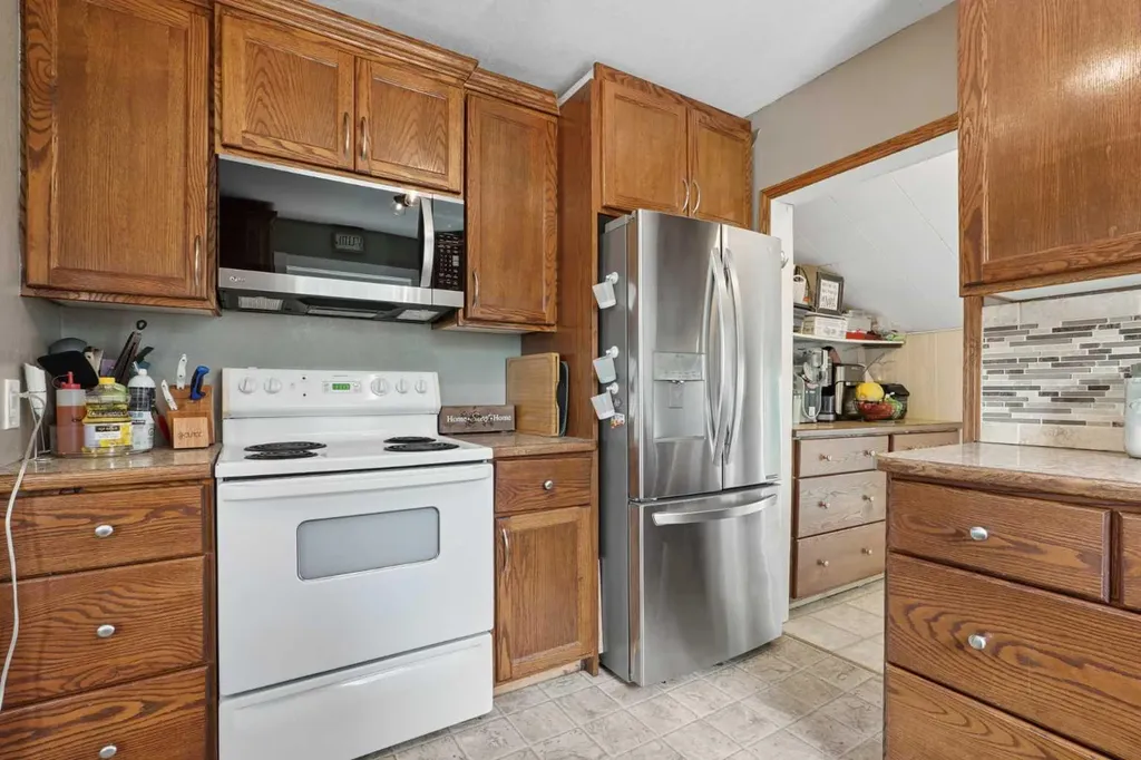 154 West 2 Avenue Magrath AB T0K 1J0