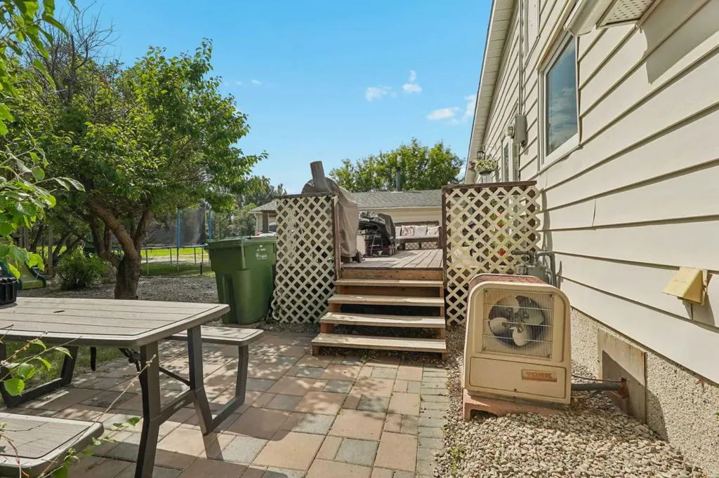 154 West 2 Avenue Magrath AB T0K 1J0