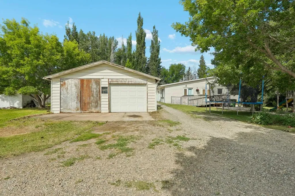 154 West 2 Avenue Magrath AB T0K 1J0