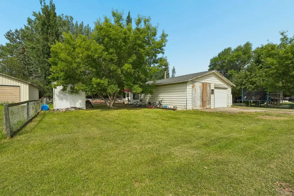 154 West 2 Avenue Magrath AB T0K 1J0