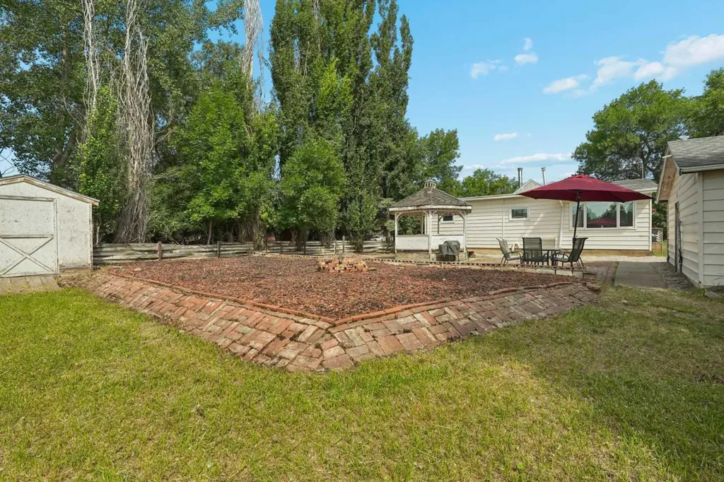 154 West 2 Avenue Magrath AB T0K 1J0