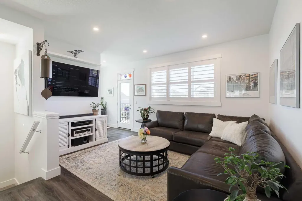 64 Spring Willow Close SW Calgary AB T3E 6E8