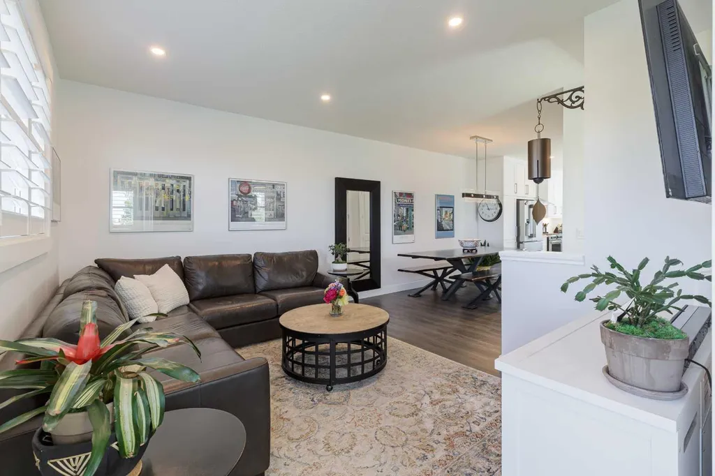 64 Spring Willow Close SW Calgary AB T3E 6E8