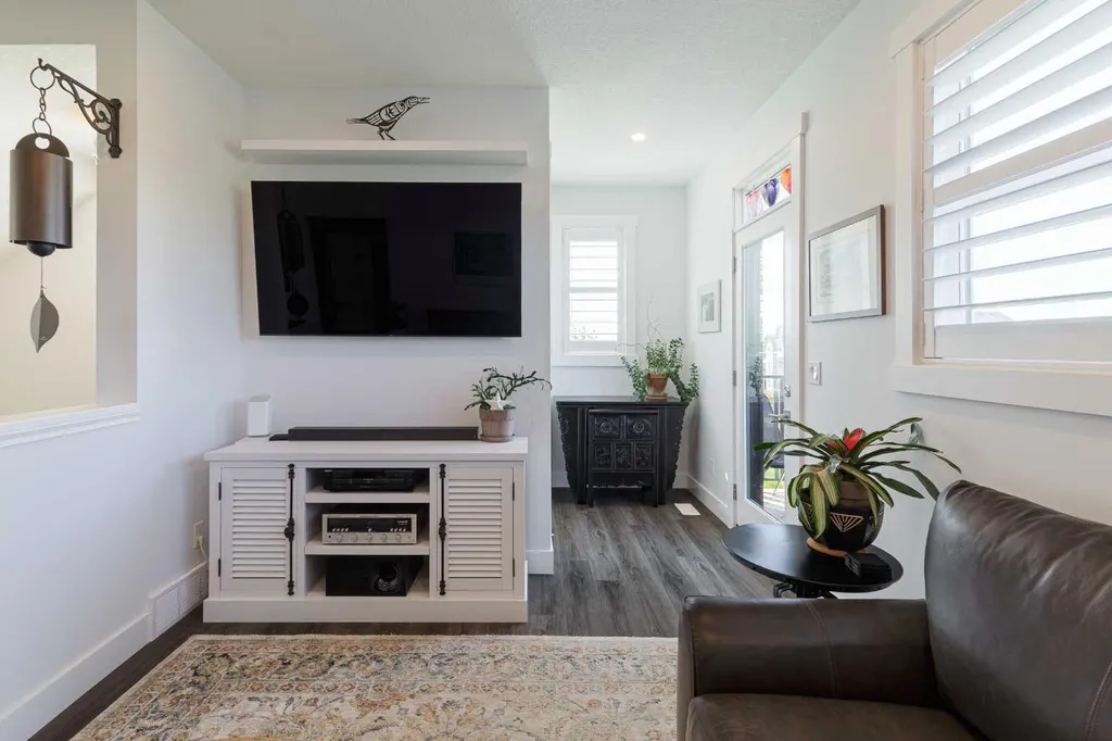 64 Spring Willow Close SW Calgary AB T3E 6E8
