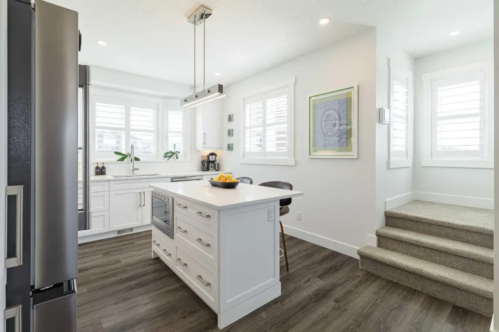 64 Spring Willow Close SW Calgary AB T3E 6E8
