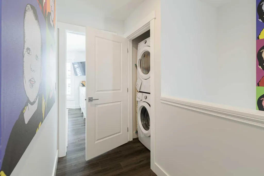 64 Spring Willow Close SW Calgary AB T3E 6E8