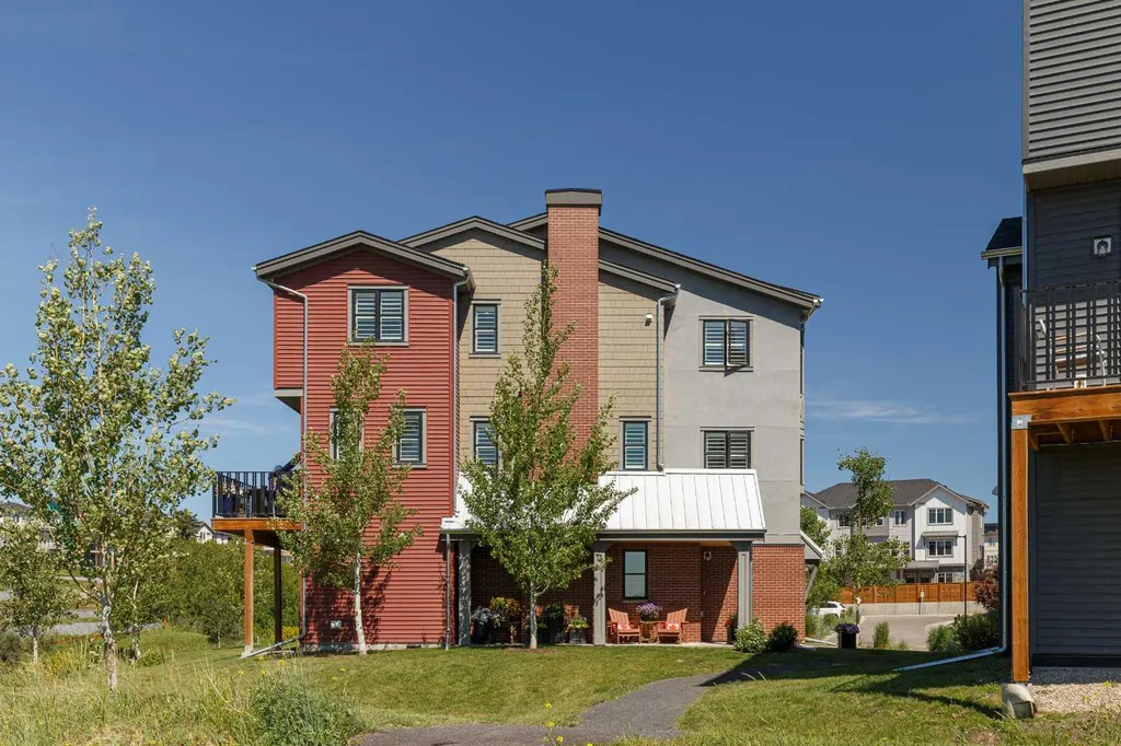 64 Spring Willow Close SW Calgary AB T3E 6E8