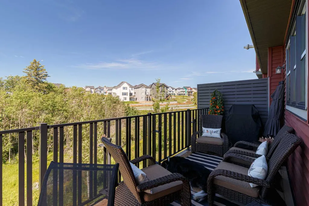 64 Spring Willow Close SW Calgary AB T3E 6E8