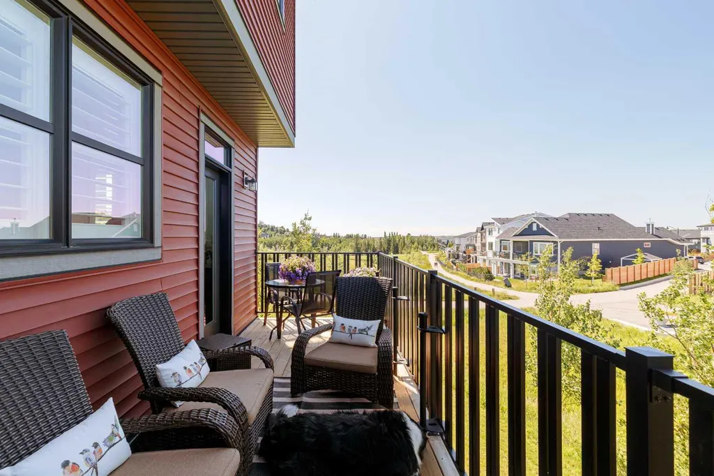 64 Spring Willow Close SW Calgary AB T3E 6E8